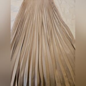 H&M Light Brown Pleated Skirt